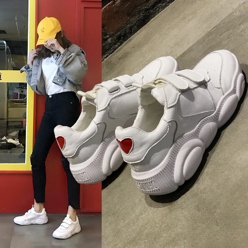 2019 spring new fashion casual white shoes female Korean version of thick-soled students wild.
2019 spring new fashion casual white shoes female Korean version of thick-soled students wild.