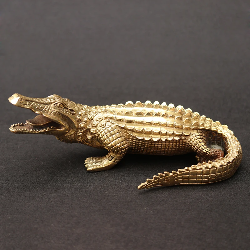 Antique Miscellaneous Copper crocodile Ornaments Zhen Zhai Home Decoration Office Desktop craft Gift Ornaments
Antique Miscellaneous Copper crocodile Ornaments Zhen Zhai Home Decoration Office Desktop craft Gift Ornaments