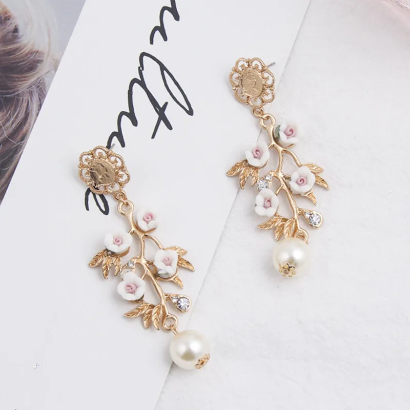 Fashion New Design Flower Leaf Drop Dangle Earring Charm Pearl Pendant Earrings for Women Korean Vintage Ear Jewelry Gift 5B3012
Fashion New Design Flower Leaf Drop Dangle Earring Charm Pearl Pendant Earrings for Women Korean Vintage Ear Jewelry Gift 5B3012