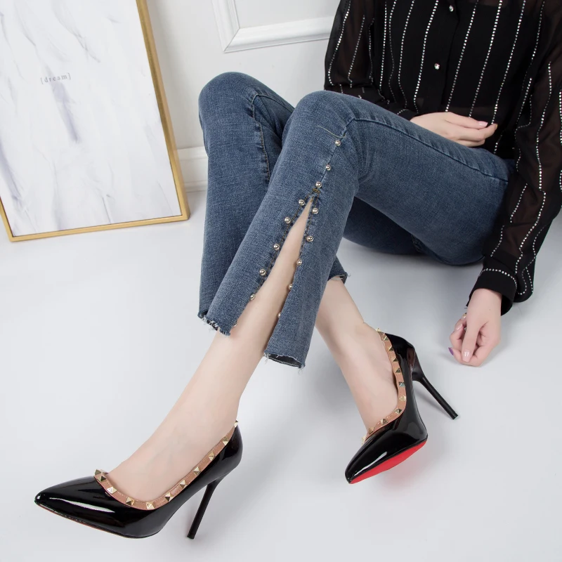 QSR PUMPS 7CM 10CM metal rivet pointed high heels stiletto soft bottom sexy patent leather shallow mouth single shoes
QSR PUMPS 7CM 10CM metal rivet pointed high heels stiletto soft bottom sexy patent leather shallow mouth single shoes