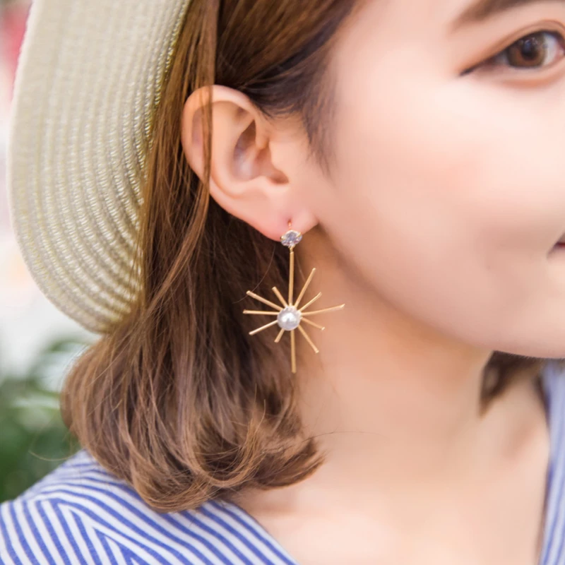 Doreen Box Fashion Sunflower Shaped Stud Earrings New Design White Imitation Pearls Girls Asymmetry Earrings Jewelry, 1 Pair
Doreen Box Fashion Sunflower Shaped Stud Earrings New Design White Imitation Pearls Girls Asymmetry Earrings Jewelry, 1 Pair