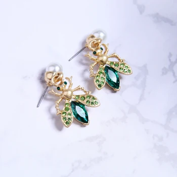 Worn Gold Color Insect Pendant Drop Earrings Simulated Pearl Shiny Crystals Drop Earrings Women Fashion Jewelry Gift Accessories
Worn Gold Color Insect Pendant Drop Earrings Simulated Pearl Shiny Crystals Drop Earrings Women Fashion Jewelry Gift Accessories