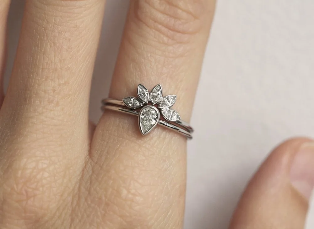 Brand Female Crystal Wedding Ring Set Luxury 925 Silver Water Drop Engagement Ring Vintage Bridal Wedding Rings For Women
Brand Female Crystal Wedding Ring Set Luxury 925 Silver Water Drop Engagement Ring Vintage Bridal Wedding Rings For Women