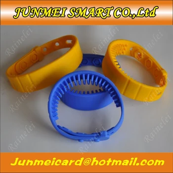 600pcs Bracelet NFC tag EPC-Gen2 UHF RFID silicone wristband with Alien H3 chip used for running rance and bicycle race
600pcs Bracelet NFC tag EPC-Gen2 UHF RFID silicone wristband with Alien H3 chip used for running rance and bicycle race
