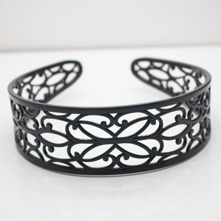 Women's hair accessories retro wide hairband fashion hollow plastic headband wholesale
Women's hair accessories retro wide hairband fashion hollow plastic headband wholesale