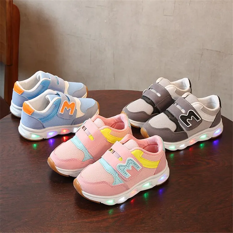 2019 New Spring Autumn Glowing Girls Sneakers Kids Basket Led Children Lighting Shoes Boys illuminated Luminous Sneaker
2019 New Spring Autumn Glowing Girls Sneakers Kids Basket Led Children Lighting Shoes Boys illuminated Luminous Sneaker