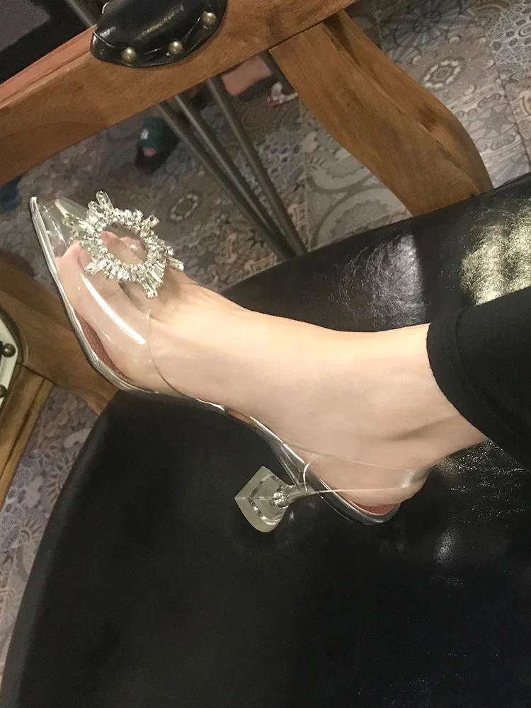 Designer Transparent PVC Diamond Buckle Crystal Shoes Woman Fish Toe Back Strap Ladies Shoes High Heels Brand Clear Heel Sandals
Designer Transparent PVC Diamond Buckle Crystal Shoes Woman Fish Toe Back Strap Ladies Shoes High Heels Brand Clear Heel Sandals