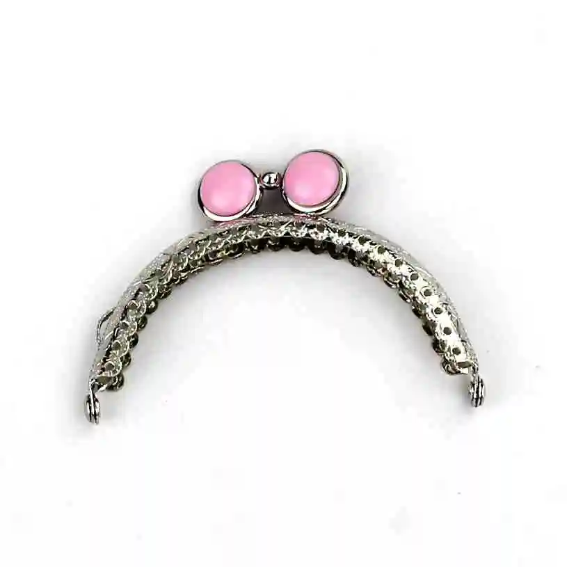 1 piece 8.5 cm semicircle silver tone lace flat bead metal purse frame Kiss clasp bag accessories
1 piece 8.5 cm semicircle silver tone lace flat bead metal purse frame Kiss clasp bag accessories