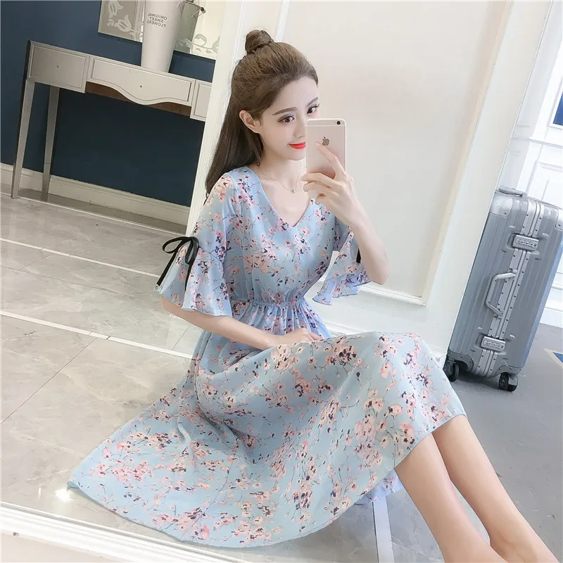 2019 New Women Summer V Neck Flare Sleeve Vintage Floral Print Chiffon Dress Party Beach Dress Floral
2019 New Women Summer V Neck Flare Sleeve Vintage Floral Print Chiffon Dress Party Beach Dress Floral