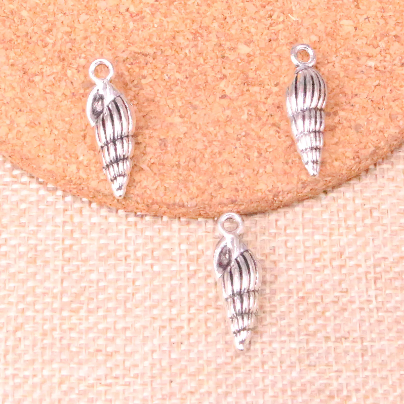 16pcs Charms conch shell Antique Silver Plated Pendants Fit Jewelry Making Findings Accessories 24*8mm
16pcs Charms conch shell Antique Silver Plated Pendants Fit Jewelry Making Findings Accessories 24*8mm