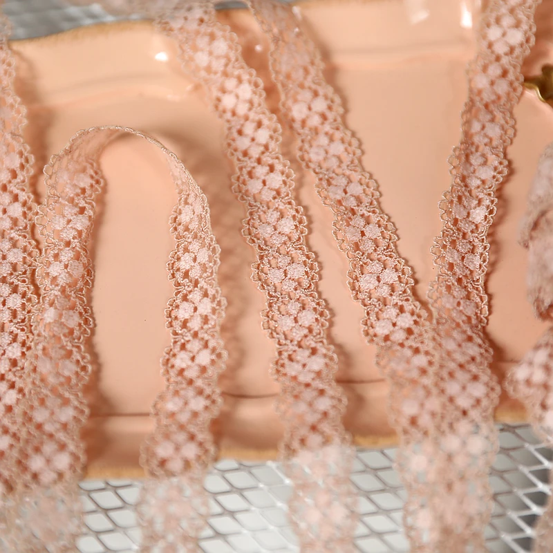 Baby clothes lace accessories powder stretch lace width 1.5CM D1504 
Baby clothes lace accessories powder stretch lace width 1.5CM D1504