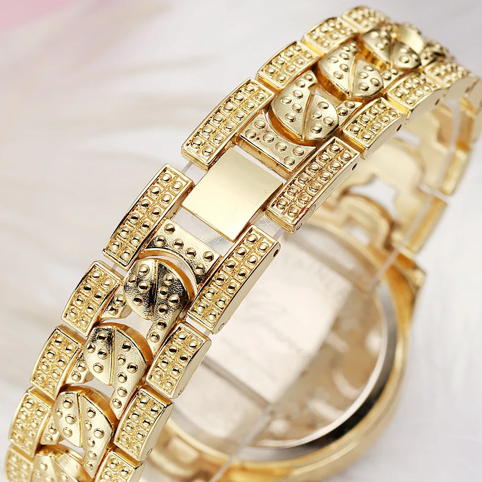 3308989788_661070724