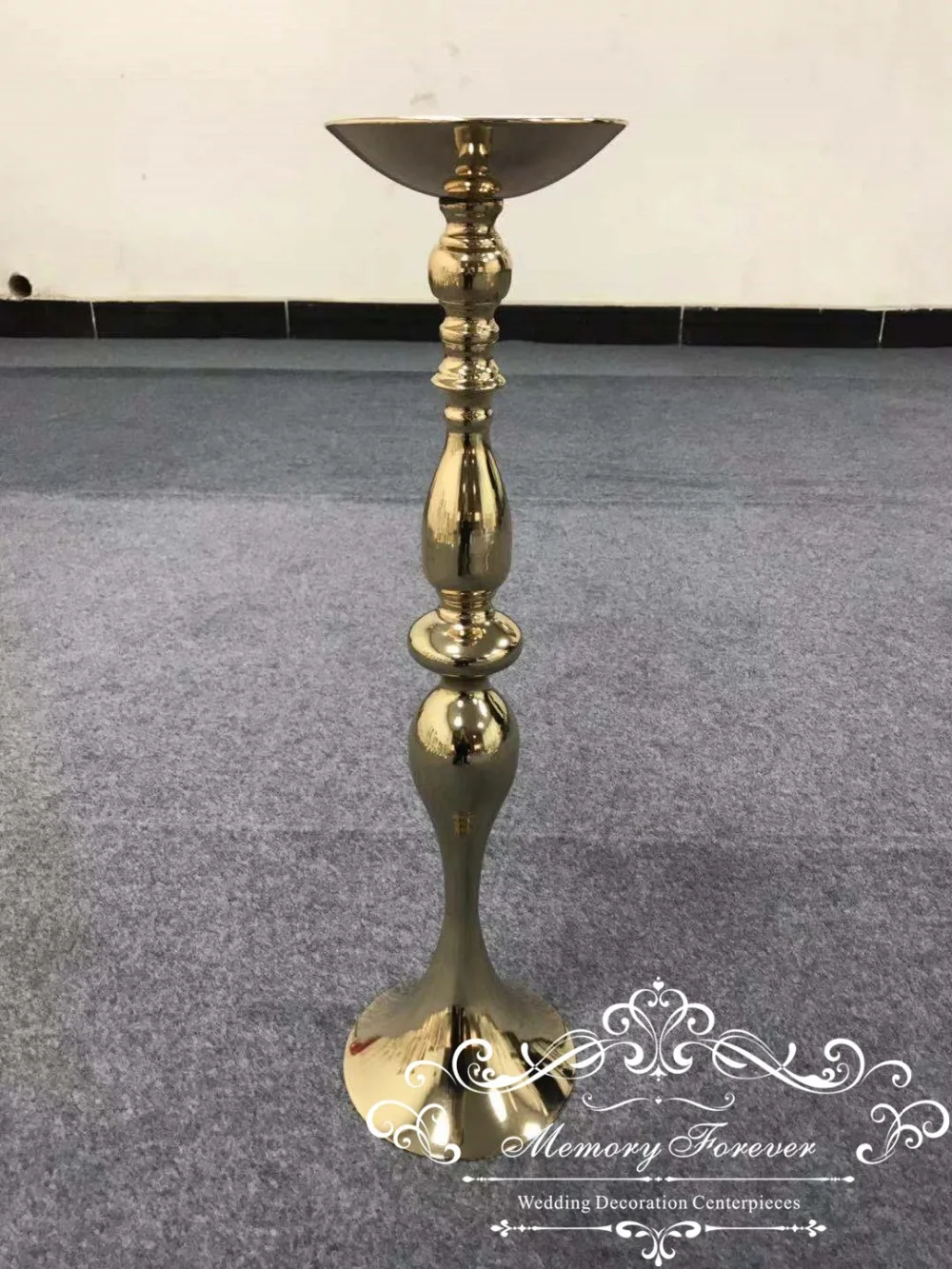 Gold candle holder metal flower stand wedding centerpieces table decoration iron candlestick event party decoration
Gold candle holder metal flower stand wedding centerpieces table decoration iron candlestick event party decoration