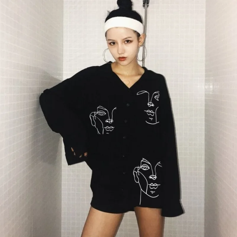 Long Sleeve Turn-down Collar Oversize Shirt Women Tops Harajuku Face Pattern Printed Shirt Blouse White Tops Streetwear
Long Sleeve Turn-down Collar Oversize Shirt Women Tops Harajuku Face Pattern Printed Shirt Blouse White Tops Streetwear