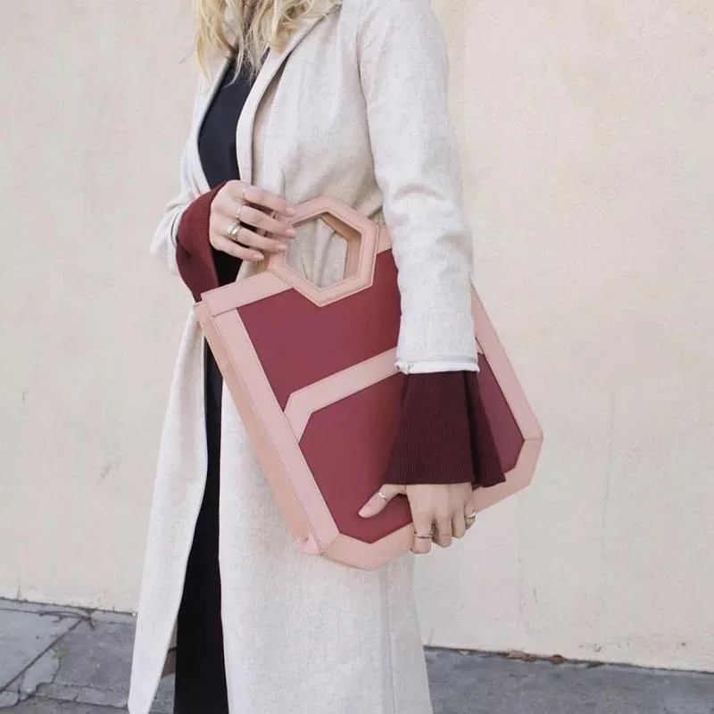 Totes Bag Women Patchwork Handbag Red White Color Large Big Briefcases 2019 Autumn New Luxury Brand Chic Fashion
Totes Bag Women Patchwork Handbag Red White Color Large Big Briefcases 2019 Autumn New Luxury Brand Chic Fashion