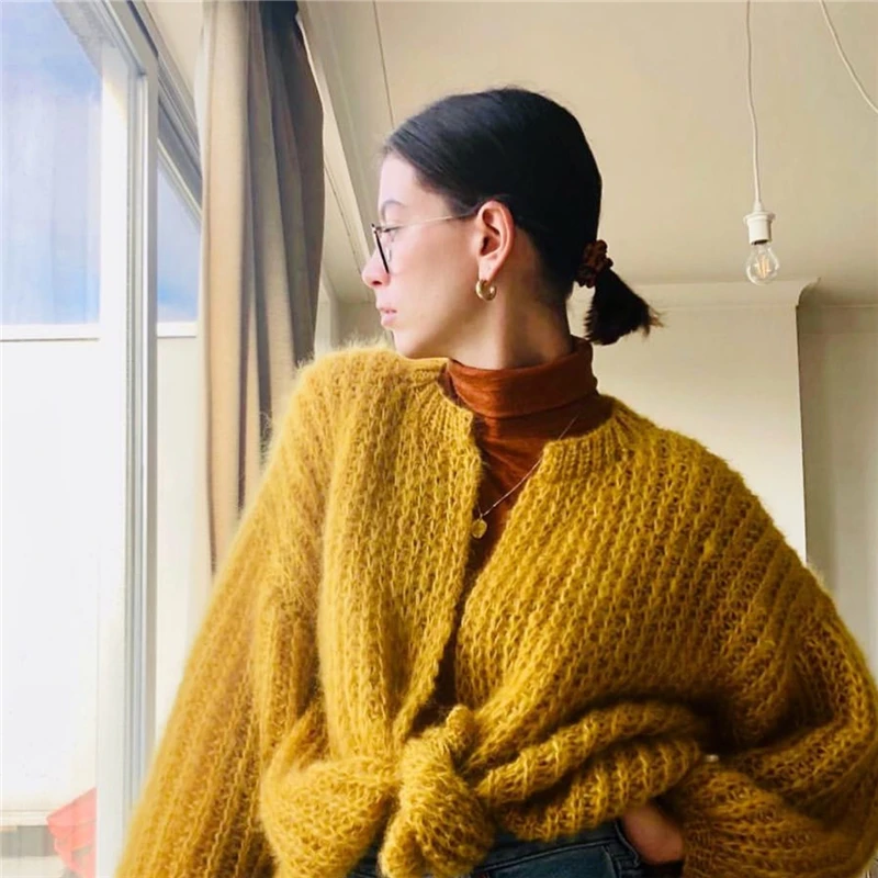 Women hand knit Fashion Lantern Sleeve Casual Knitted Poncho Sweaters Coat Lady Spring Wool Cardigan
Women hand knit Fashion Lantern Sleeve Casual Knitted Poncho Sweaters Coat Lady Spring Wool Cardigan