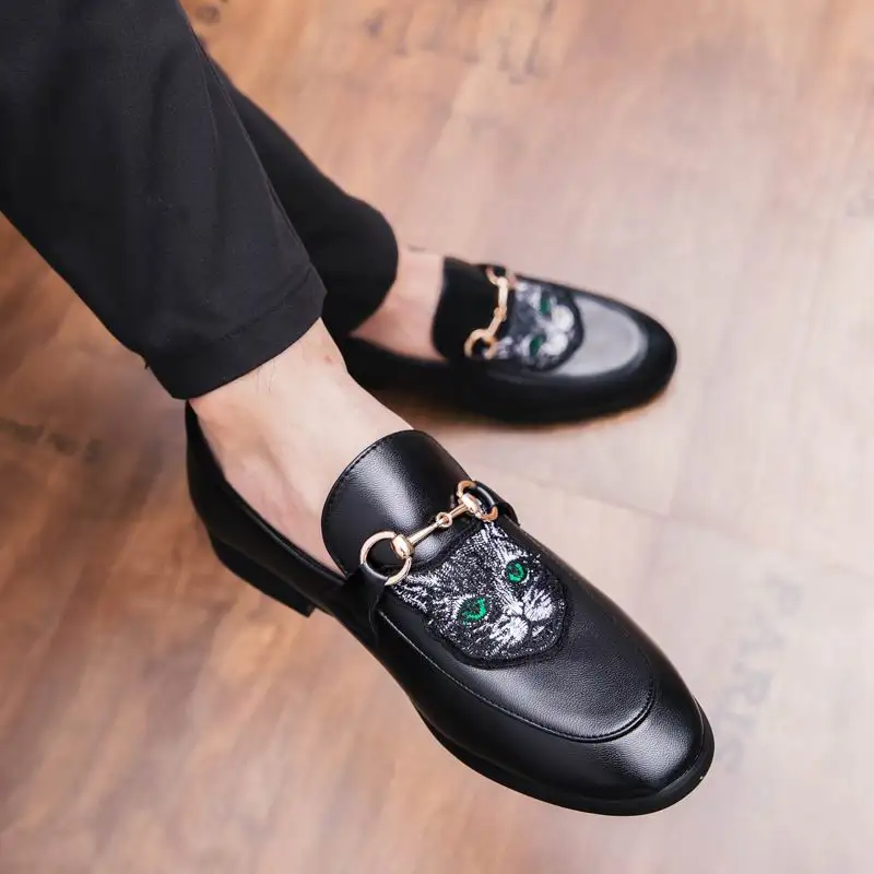 WEISHIMIBANG Fashion Men Black Leisure Leather Shoes Pointed Toe Slip On Cat Pattern Casual PU Leather Shoes Plus Size 38-47
WEISHIMIBANG Fashion Men Black Leisure Leather Shoes Pointed Toe Slip On Cat Pattern Casual PU Leather Shoes Plus Size 38-47