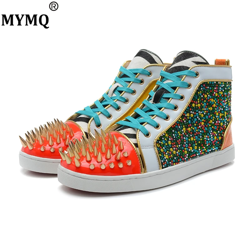 MYMQ Fashion High Top Casual Shoe Man Sneaker Patchwork White Gold Red Spikes Lace Up Unisex Shoes Rivets Size 35 to 47
MYMQ Fashion High Top Casual Shoe Man Sneaker Patchwork White Gold Red Spikes Lace Up Unisex Shoes Rivets Size 35 to 47