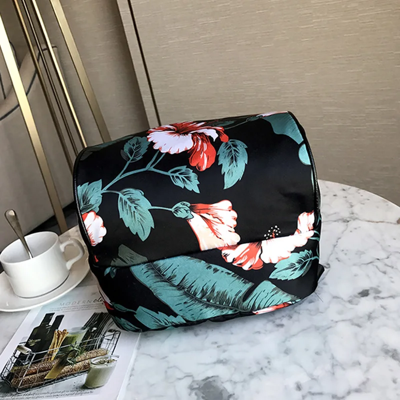 HOLYBIRD Women Backpacks Nylon Printing Fashion Female Double Bags Student Print Ventilation Travel Shopping Black Backpacks
HOLYBIRD Women Backpacks Nylon Printing Fashion Female Double Bags Student Print Ventilation Travel Shopping Black Backpacks