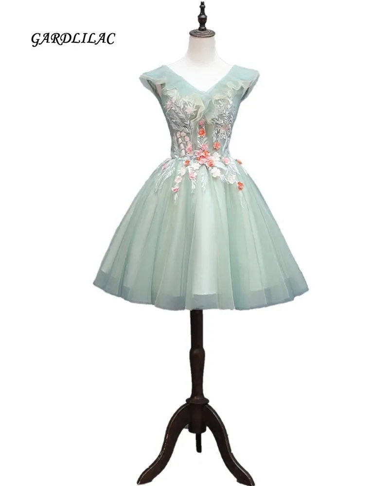 Homecoming Dress Cheap Ball Gown Mini Appliques Cocktail Party Dress Above Knee Short Prom Dress Lace Homecoming Dress
Homecoming Dress Cheap Ball Gown Mini Appliques Cocktail Party Dress Above Knee Short Prom Dress Lace Homecoming Dress