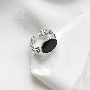 LEVEN FANCY 925 Sterling Silver Oval Black Resin Stone Curb Chain Charm Open Rings For Men and Women Birthday Jewelry Gift
LEVEN FANCY 925 Sterling Silver Oval Black Resin Stone Curb Chain Charm Open Rings For Men and Women Birthday Jewelry Gift