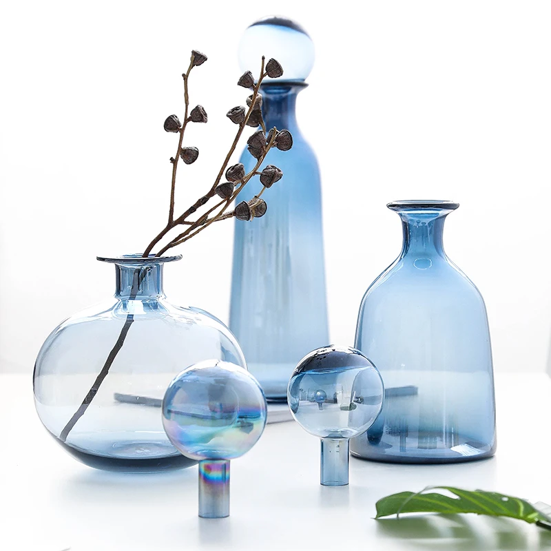 Blue Glass Vase Creative Flower Decoration Decoration Home Decoration Hydroponic Vase With Spherical Cover
Blue Glass Vase Creative Flower Decoration Decoration Home Decoration Hydroponic Vase With Spherical Cover