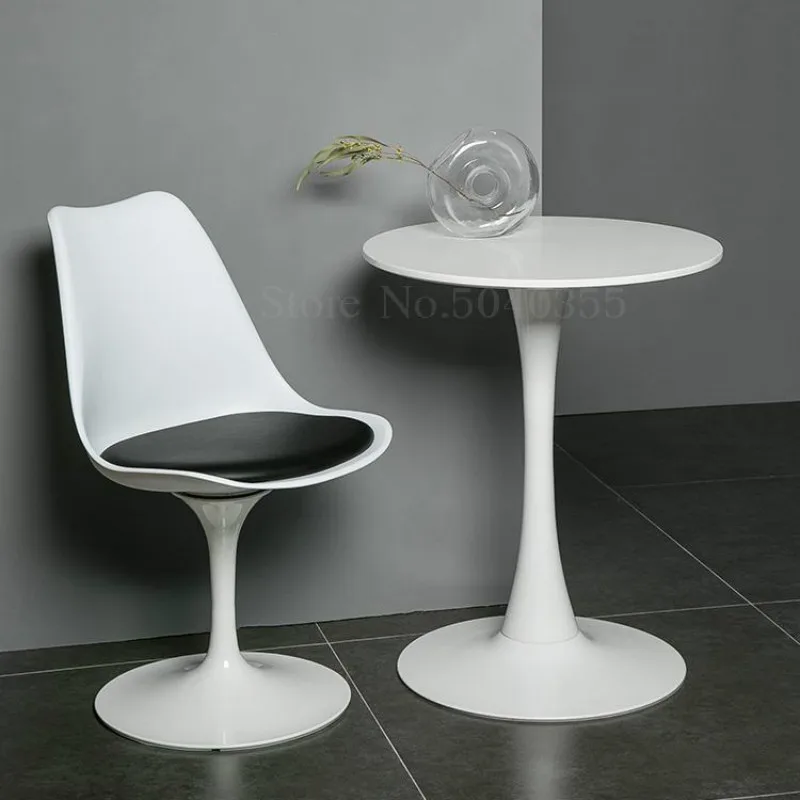 Nordic table modern minimalist small-sized coffee table casual creative coffee shop table to discuss household small round table
Nordic table modern minimalist small-sized coffee table casual creative coffee shop table to discuss household small round table