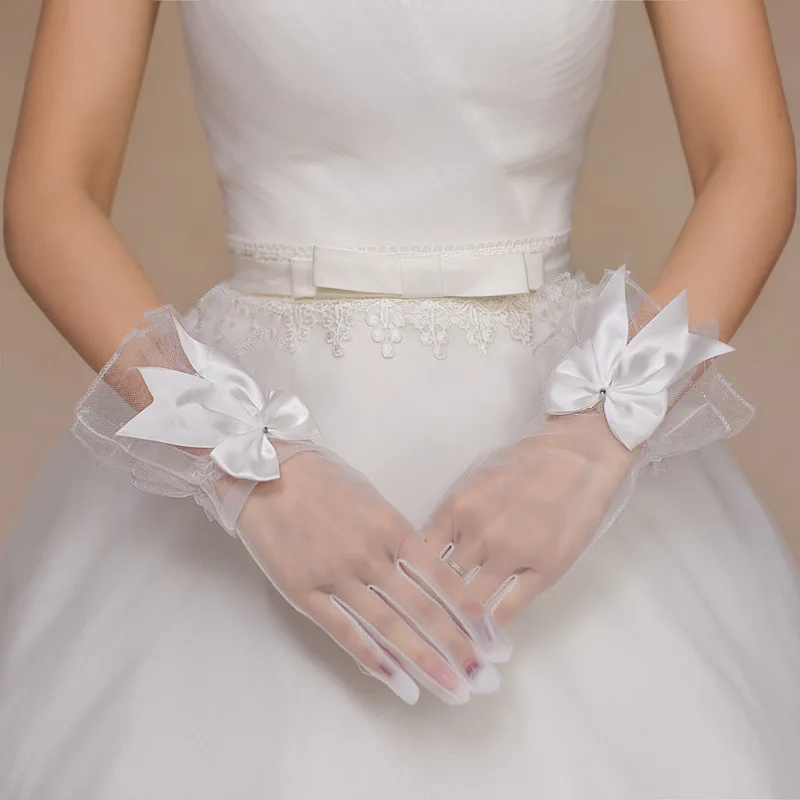 Фото 2020 модные белые свадебные перчатки роскошные с коротким запястьем недорогие