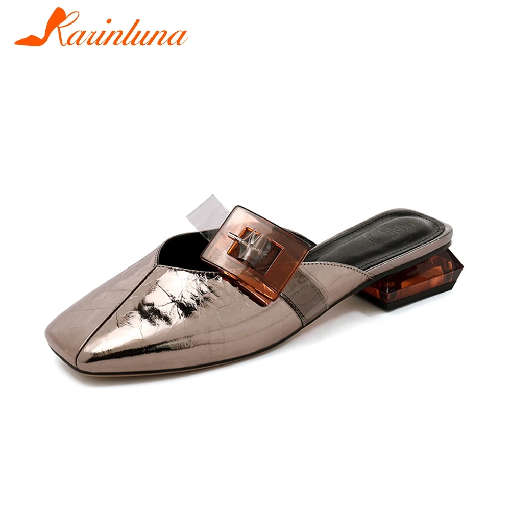 KARINLUNA 2019 New Fashion Summer Genuine Leather Shoes Mules Women Low Heels Slippers Women Shoes Woman Larege Size 34-42
KARINLUNA 2019 New Fashion Summer Genuine Leather Shoes Mules Women Low Heels Slippers Women Shoes Woman Larege Size 34-42
