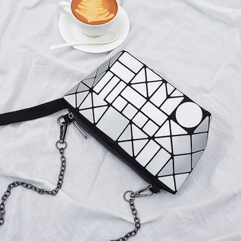 2017 New Luminous Clutch Handbags Messenger Bag Women Make Up Laser Sac Bags Geometry Envelope Clutch Phone Small Bag
2017 New Luminous Clutch Handbags Messenger Bag Women Make Up Laser Sac Bags Geometry Envelope Clutch Phone Small Bag
