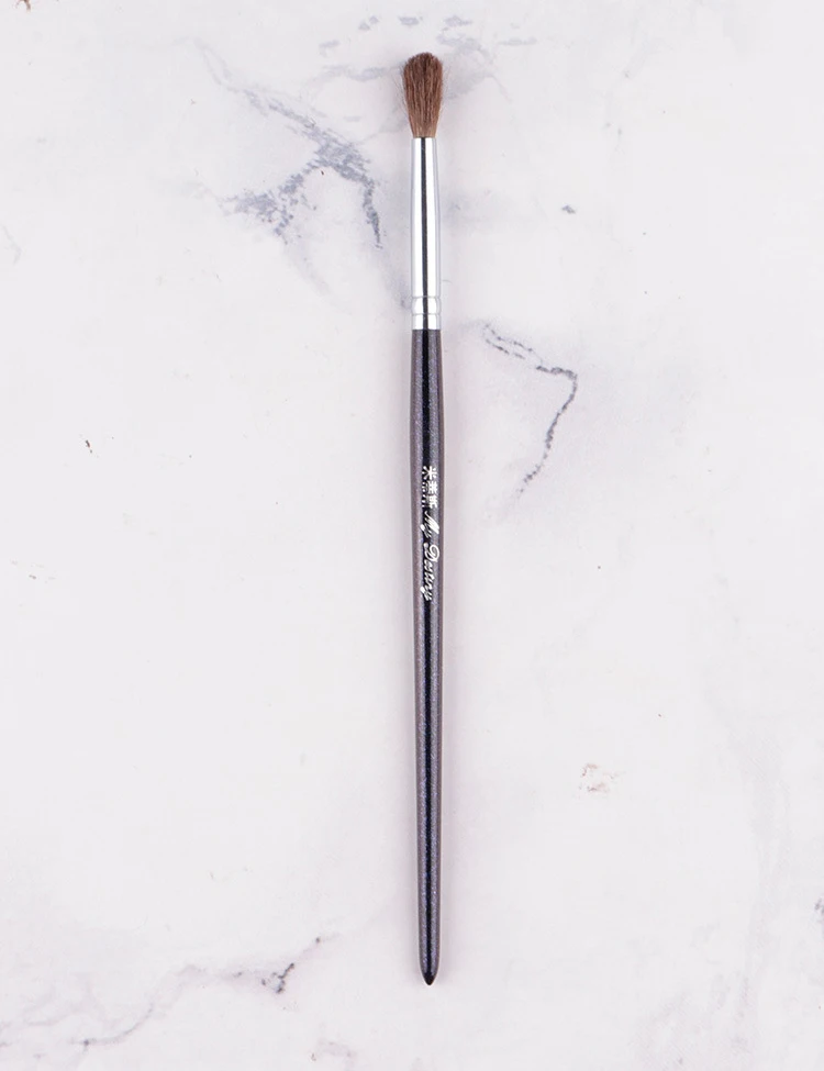 1 piece 047 Eyeshadow Makeup Brushes Smudge Eye Blending Pony hair Wood handle Professional Make up tools
1 piece 047 Eyeshadow Makeup Brushes Smudge Eye Blending Pony hair Wood handle Professional Make up tools