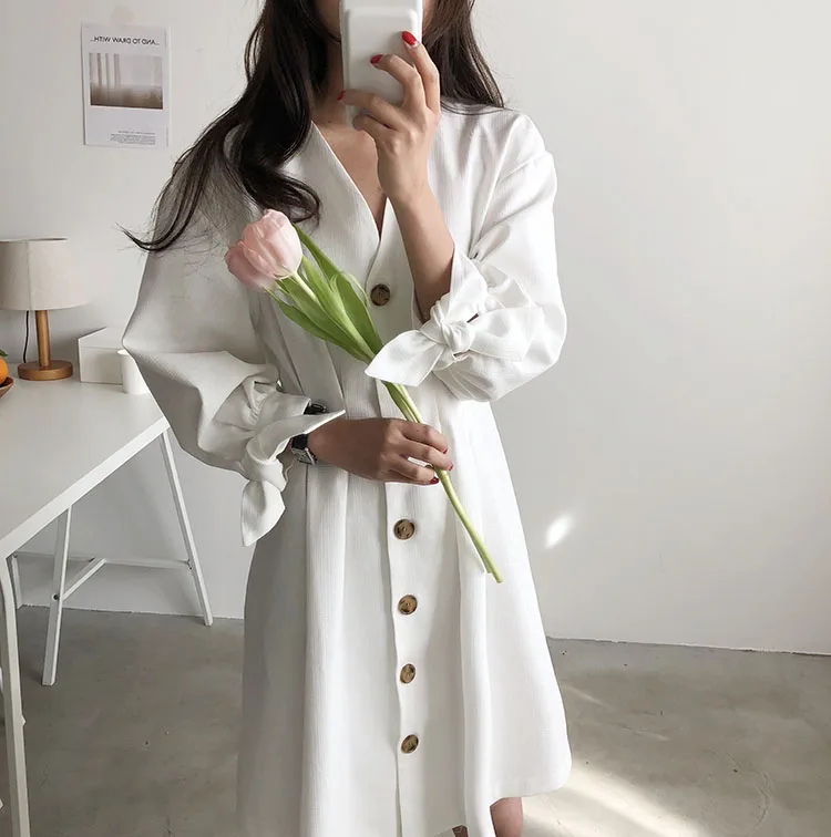Spring Very Popular Buttons Dress with Bow Tie Puff Sleeve a Line Dress Short Robe Femme Vestido Mujer Vestiti Donna 
Spring Very Popular Buttons Dress with Bow Tie Puff Sleeve a Line Dress Short Robe Femme Vestido Mujer Vestiti Donna