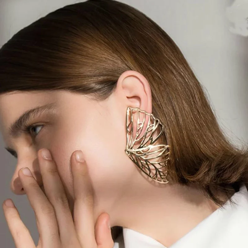 Fashion Elegant Hollow Pretty Butterfly Big Stud Earrings for Women Vintage Gold Color Metal Animal Female Jewelry Gifts Brincos
Fashion Elegant Hollow Pretty Butterfly Big Stud Earrings for Women Vintage Gold Color Metal Animal Female Jewelry Gifts Brincos