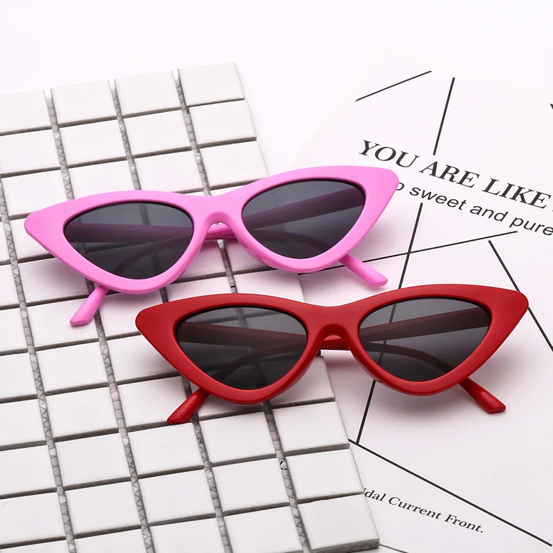 Hindfield black fashion red cateye sunglasses women vintage small sun glasses brand designer 2018 personalized triangular oculos
Hindfield black fashion red cateye sunglasses women vintage small sun glasses brand designer 2018 personalized triangular oculos