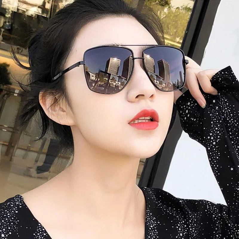 Vintage Korean version Polarized women sunglasses 2018 hot sale retro metal frame square sun glasses women men mirror eyewear
Vintage Korean version Polarized women sunglasses 2018 hot sale retro metal frame square sun glasses women men mirror eyewear