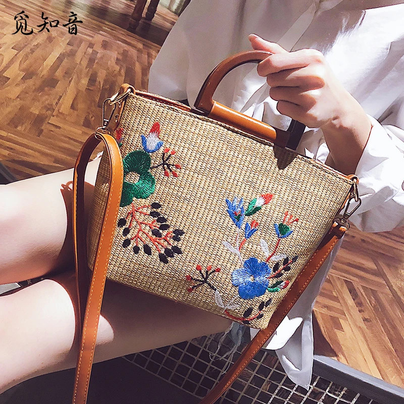 Women Bag Fashion New Handbag Women's Designer Big Tote Bag Braided Embroidery Flower Shoulder Bag Large Capacity Beach Bag
Women Bag Fashion New Handbag Women's Designer Big Tote Bag Braided Embroidery Flower Shoulder Bag Large Capacity Beach Bag