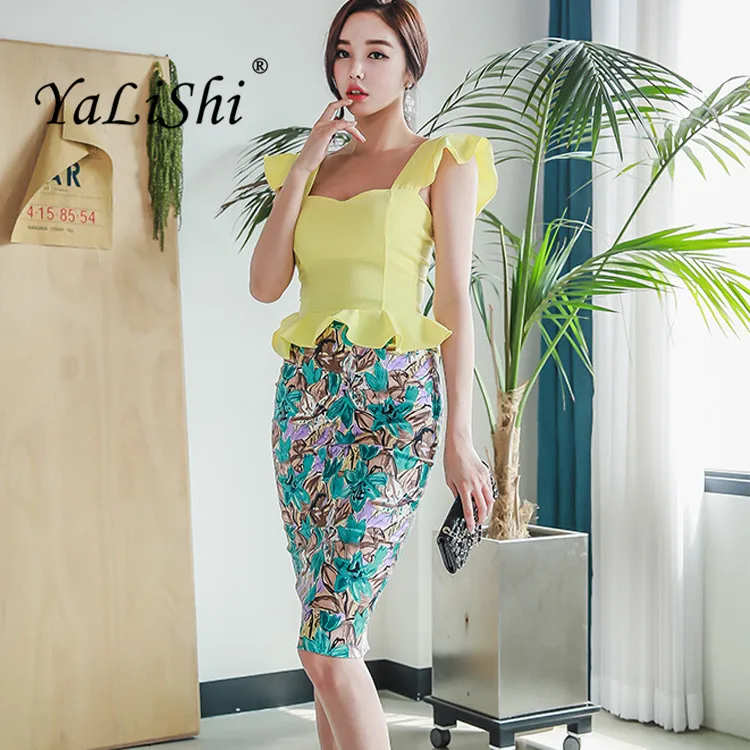 2 Pieces Sets Women Suit Summer Sleeveless Yellow Blouses Tops and Print Pencil Midi Skirts Vintage Office Lady Suit Vestidos
2 Pieces Sets Women Suit Summer Sleeveless Yellow Blouses Tops and Print Pencil Midi Skirts Vintage Office Lady Suit Vestidos