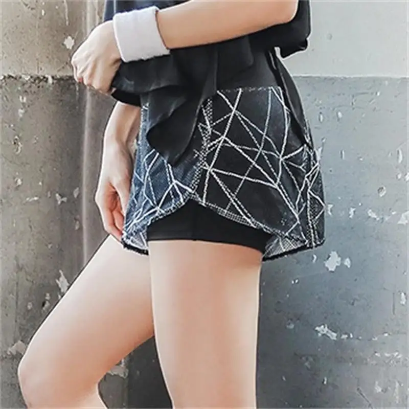 2019 high waist fashion fake two pieces dance training women shorts safe walking speed of light dry yoga fitness
2019 high waist fashion fake two pieces dance training women shorts safe walking speed of light dry yoga fitness