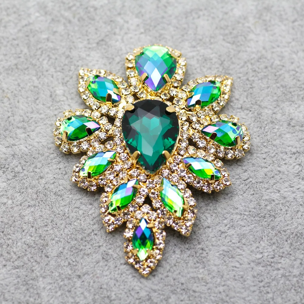5.8*4.5cm Green rhinestone applique gold Base Belt Applique Sew on Rhinestone For Party Wedding Dress Fake hair Decoration
5.8*4.5cm Green rhinestone applique gold Base Belt Applique Sew on Rhinestone For Party Wedding Dress Fake hair Decoration