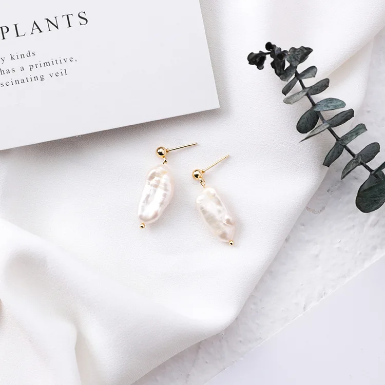 New Korean Temperament Simple Irregular Pearl Earrings for Women Girls Fashion Retro Geometric Earrings Party Jewelry Gifts
New Korean Temperament Simple Irregular Pearl Earrings for Women Girls Fashion Retro Geometric Earrings Party Jewelry Gifts