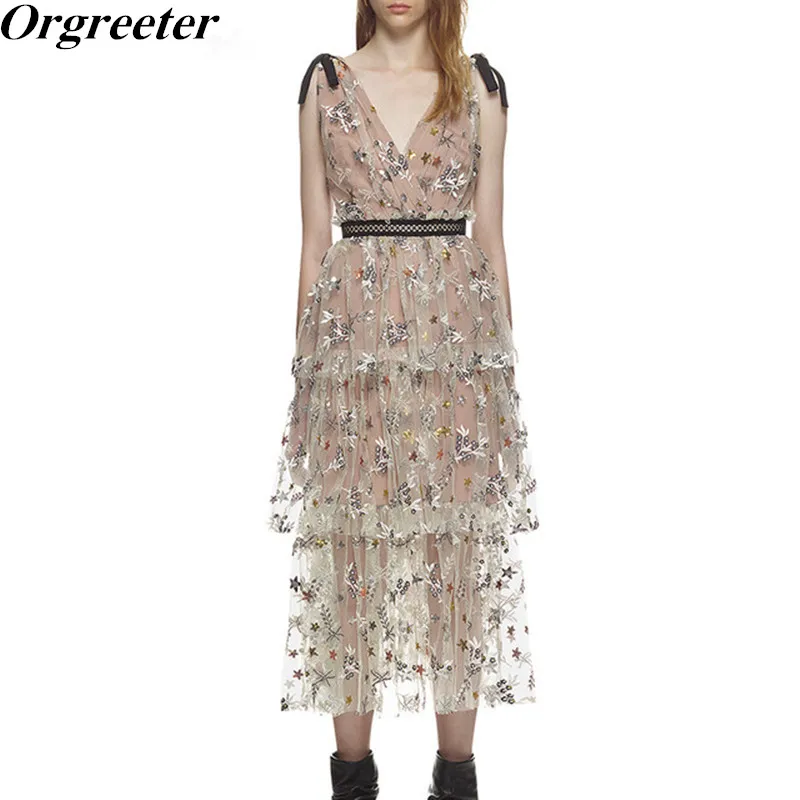 High-end Self Portrait New V-neck Spaghetti Strap Cake Mesh Dress Stars Sequined Embroidery Ruffled Long Beach Dress 2019 Summer
High-end Self Portrait New V-neck Spaghetti Strap Cake Mesh Dress Stars Sequined Embroidery Ruffled Long Beach Dress 2019 Summer