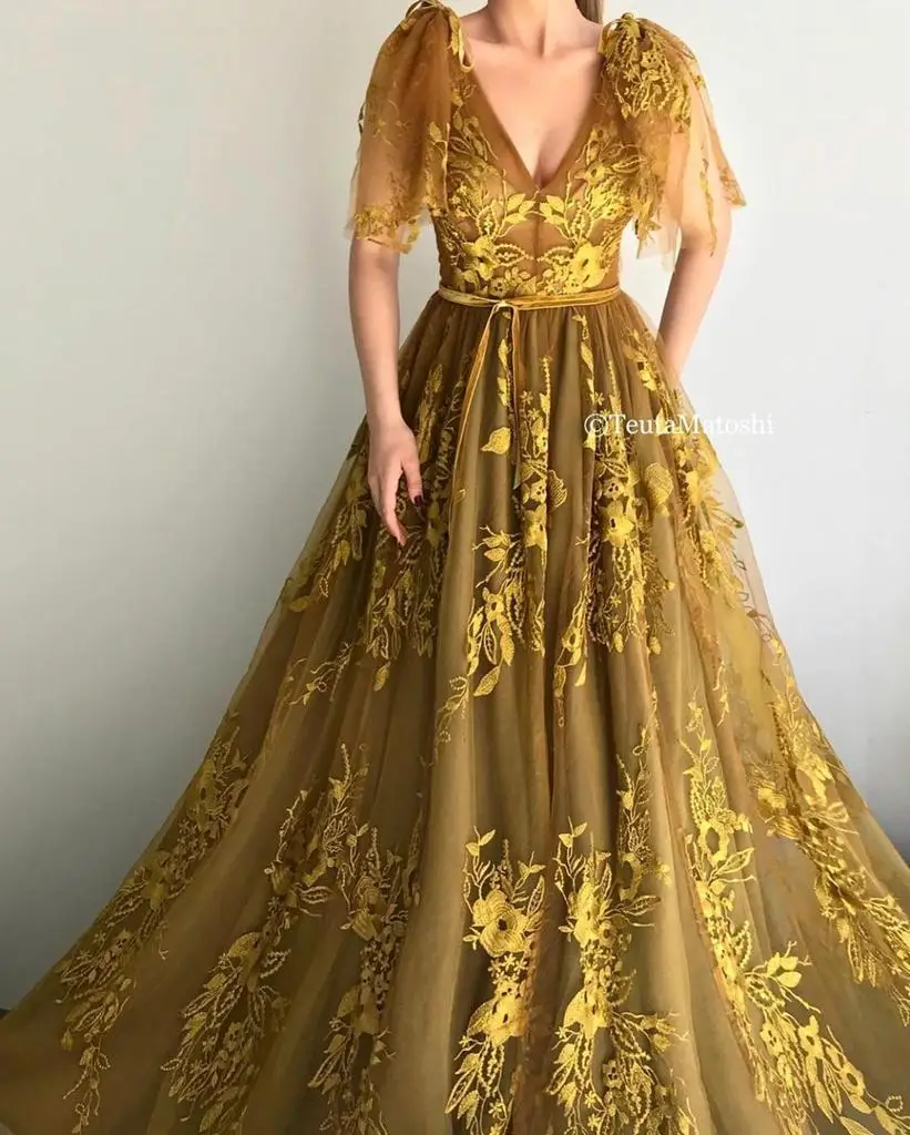 Vintage Arabian Dubai Gold Lace Prom Dresses Sexy V Neck Evening Wear Gowns New Design Party Gowns vestidos de fiesta de noche
Vintage Arabian Dubai Gold Lace Prom Dresses Sexy V Neck Evening Wear Gowns New Design Party Gowns vestidos de fiesta de noche