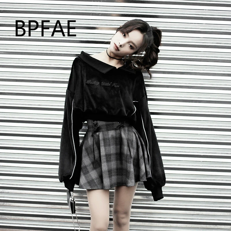 Autumn Women Harajuku Gothic Letter Embroidery Lantern Sleeve Sloping Shoulder Black Velvet Sweatshirt Punk Hoody Pullover Femme
Autumn Women Harajuku Gothic Letter Embroidery Lantern Sleeve Sloping Shoulder Black Velvet Sweatshirt Punk Hoody Pullover Femme