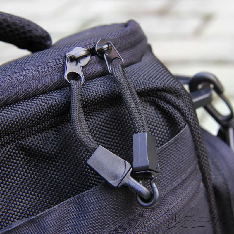 Simple and practical Anti-theft function Rope buckle Anti-theft zipper lock Tail rope buckle Rope tail buckle
Simple and practical Anti-theft function Rope buckle Anti-theft zipper lock Tail rope buckle Rope tail buckle