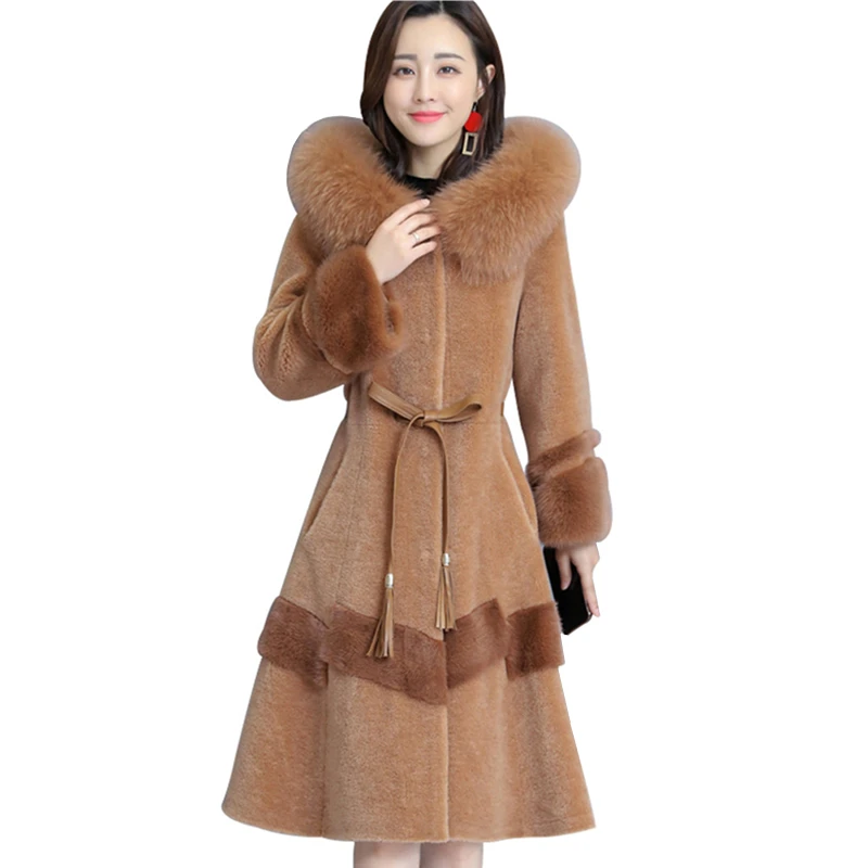 Fashion Autumn Winter Long Sheep Sheared Coat Women Fox fur collar Hooded Jacket Mink fur Splice Granulated Coat plus size 4XL
Fashion Autumn Winter Long Sheep Sheared Coat Women Fox fur collar Hooded Jacket Mink fur Splice Granulated Coat plus size 4XL