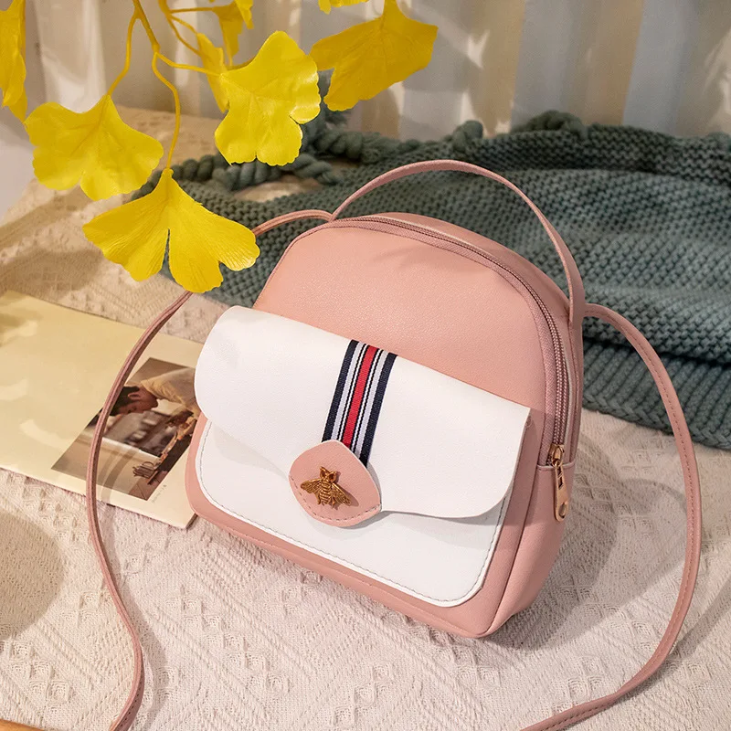 2018 New Women Messenger bagss Woman bags Famous Bee Brands Women Fashion Cover Lock Shoulder Crossbody Phone beach bags sac 550
2018 New Women Messenger bagss Woman bags Famous Bee Brands Women Fashion Cover Lock Shoulder Crossbody Phone beach bags sac 550