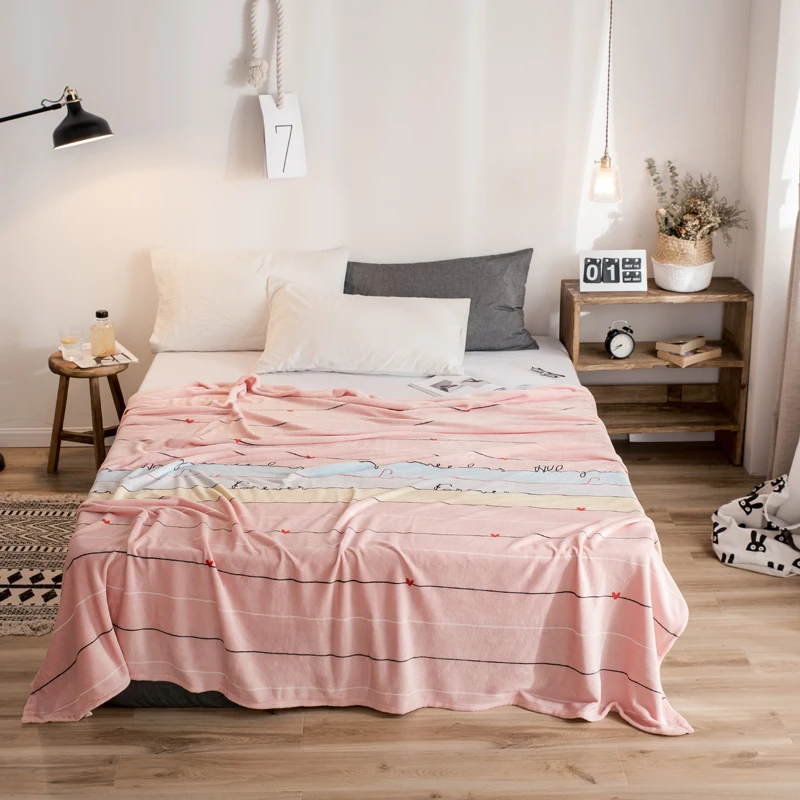 bedspread blanket 200x230cm High Density Super Soft Flannel Blanket to on for the sofa/Bed/Car Portable Plaids
bedspread blanket 200x230cm High Density Super Soft Flannel Blanket to on for the sofa/Bed/Car Portable Plaids