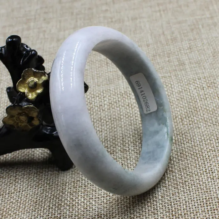 02682 Certified Grade A Natural Lavender Green Jadeite Jade Bracelet Bangle 59mm
02682 Certified Grade A Natural Lavender Green Jadeite Jade Bracelet Bangle 59mm