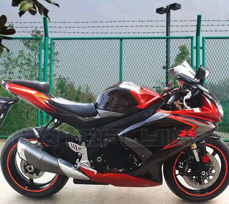 Сузуки GSX R 750 красный