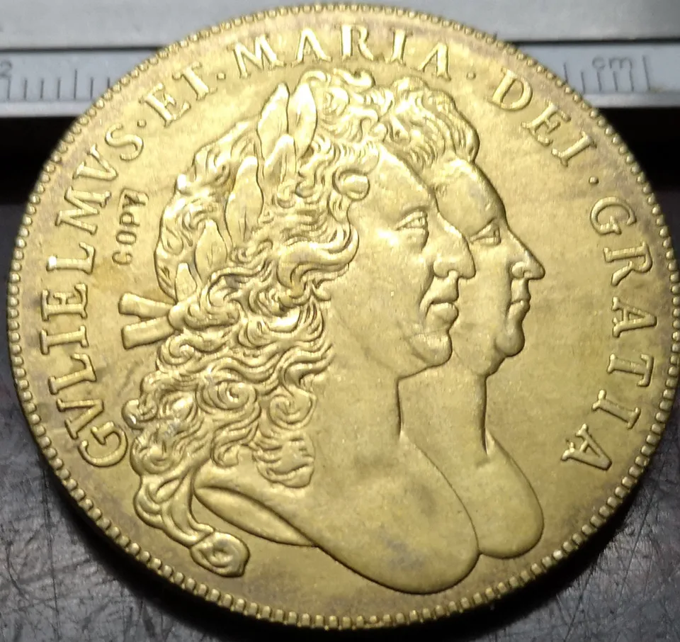 (1692 1693 1694) England 5 Guineas - William & Mary pure Gold Plated Copy Coin Choose one date
(1692 1693 1694) England 5 Guineas - William & Mary pure Gold Plated Copy Coin Choose one date